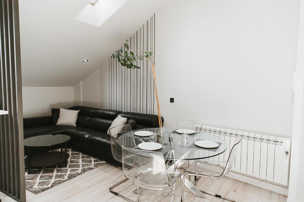 Mk77 Leon - Atiko Apartment Bagian luar foto
